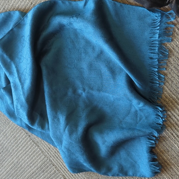 Gucci blue scarf - Picture 13 of 16